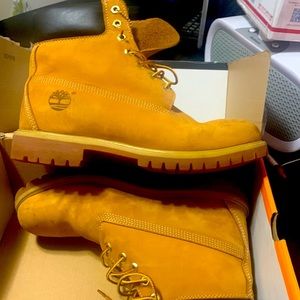 Timbalands 8 1/2 mens shoe for sale